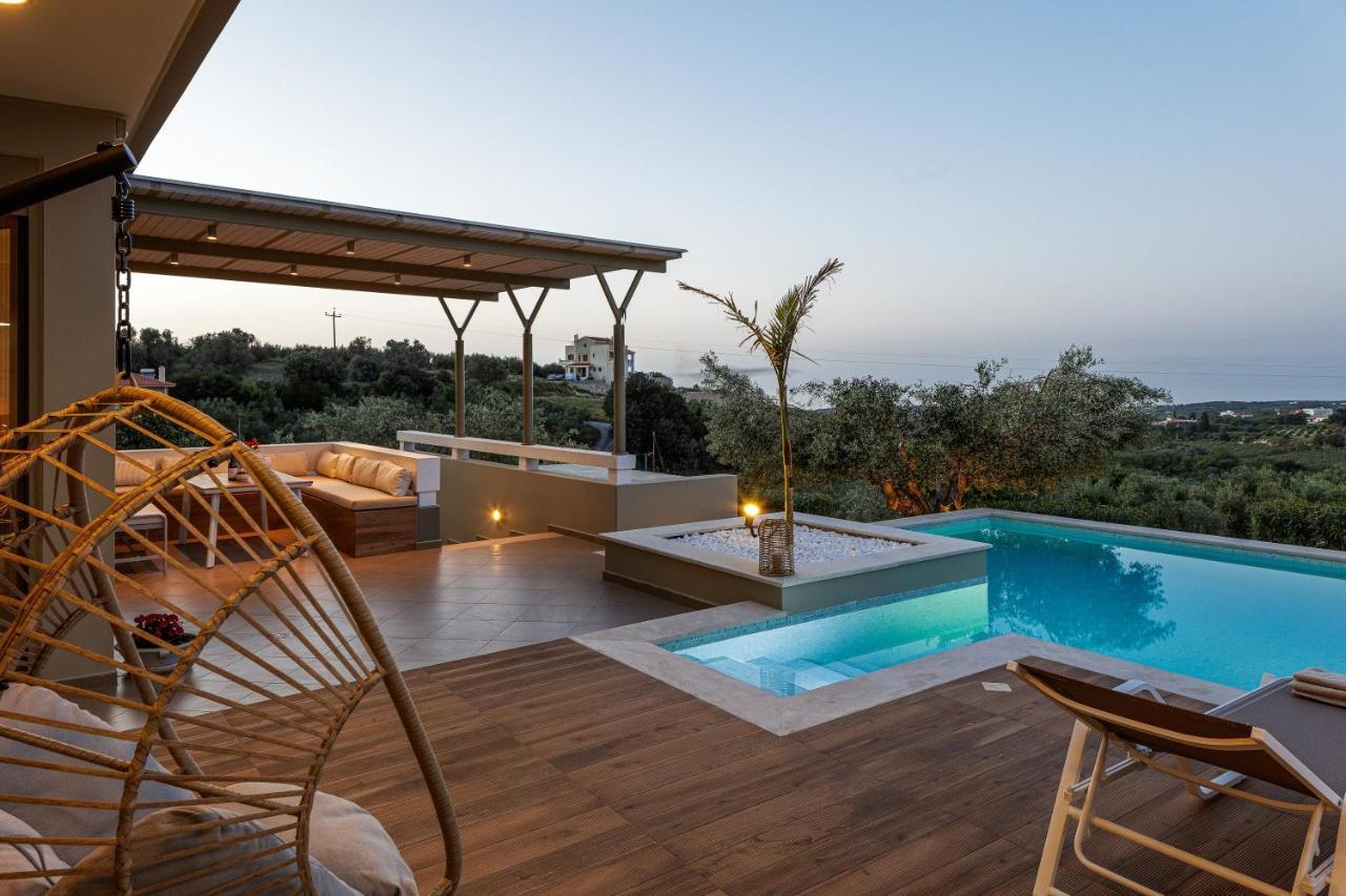 Rizes Villa With Jacuzzi & Heated Pool Agia Triada エクステリア 写真