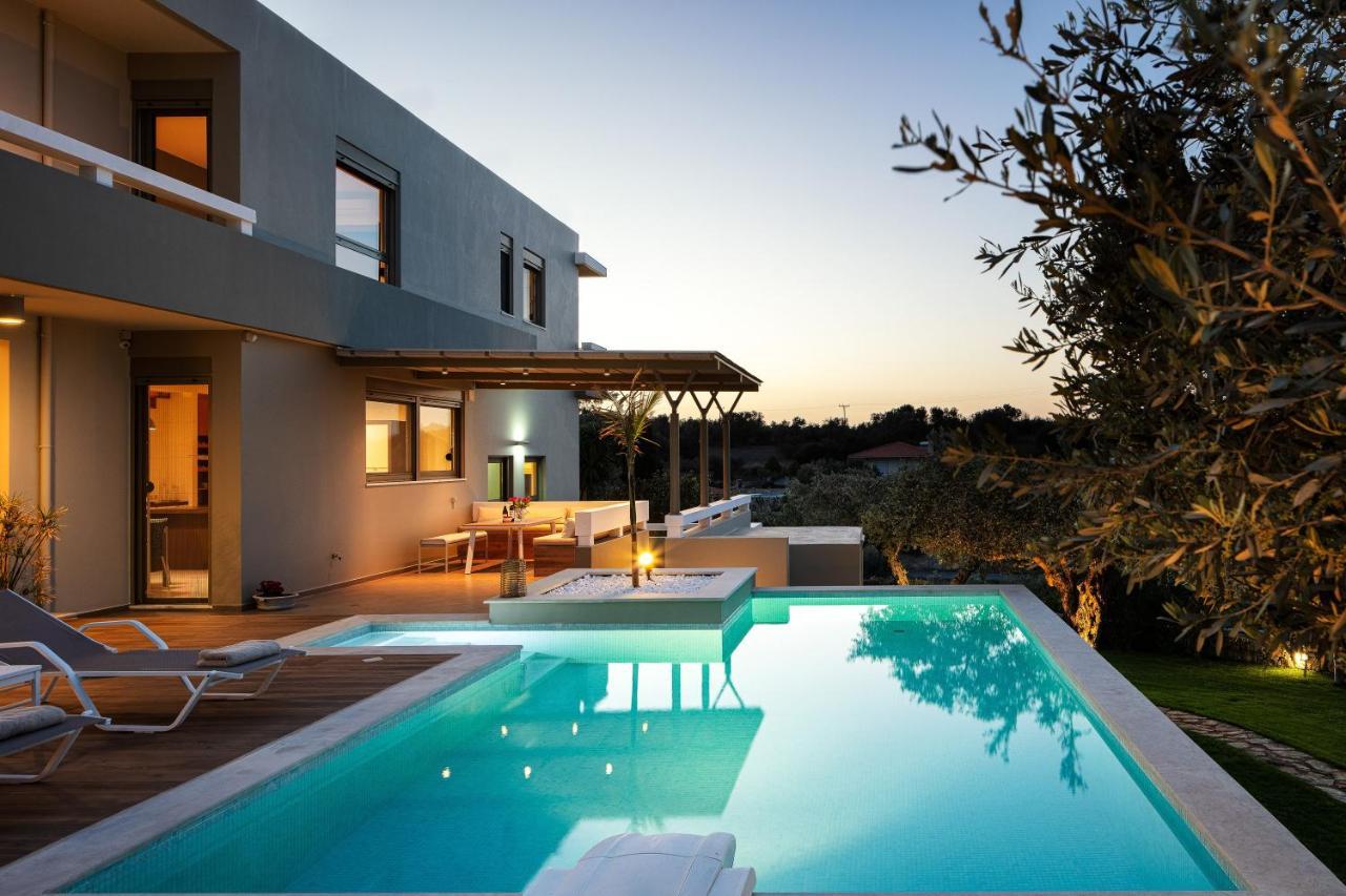 Rizes Villa With Jacuzzi & Heated Pool Agia Triada エクステリア 写真