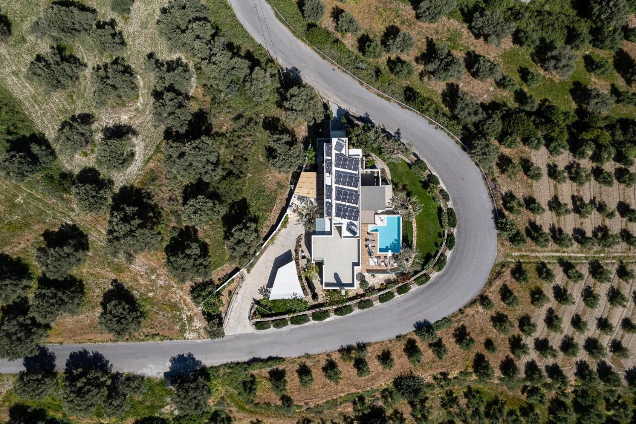 Rizes Villa With Jacuzzi & Heated Pool Agia Triada エクステリア 写真